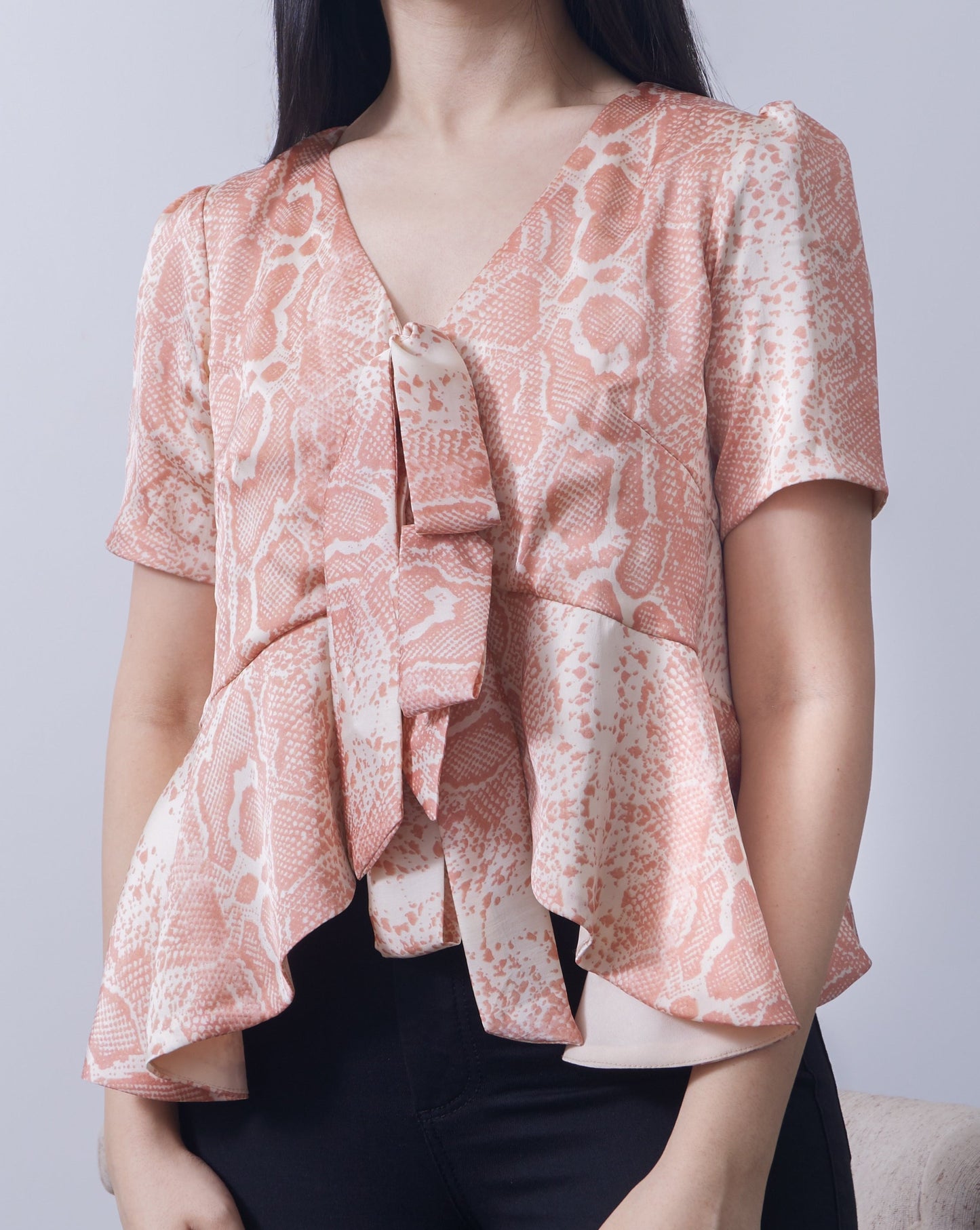Front tie top pink snake