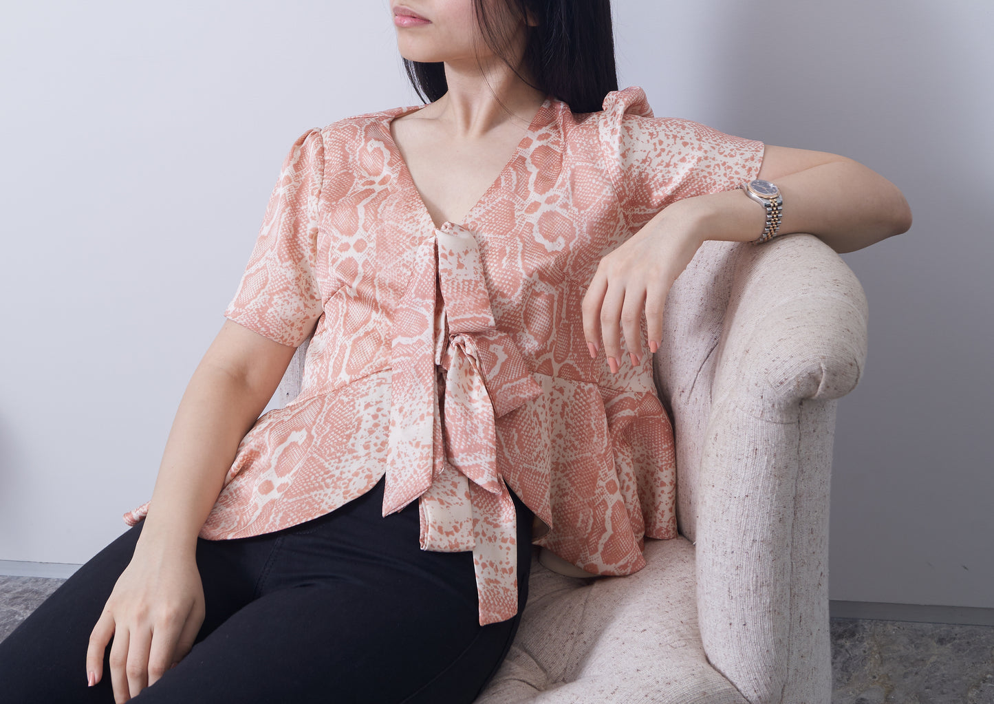 Front tie top pink snake